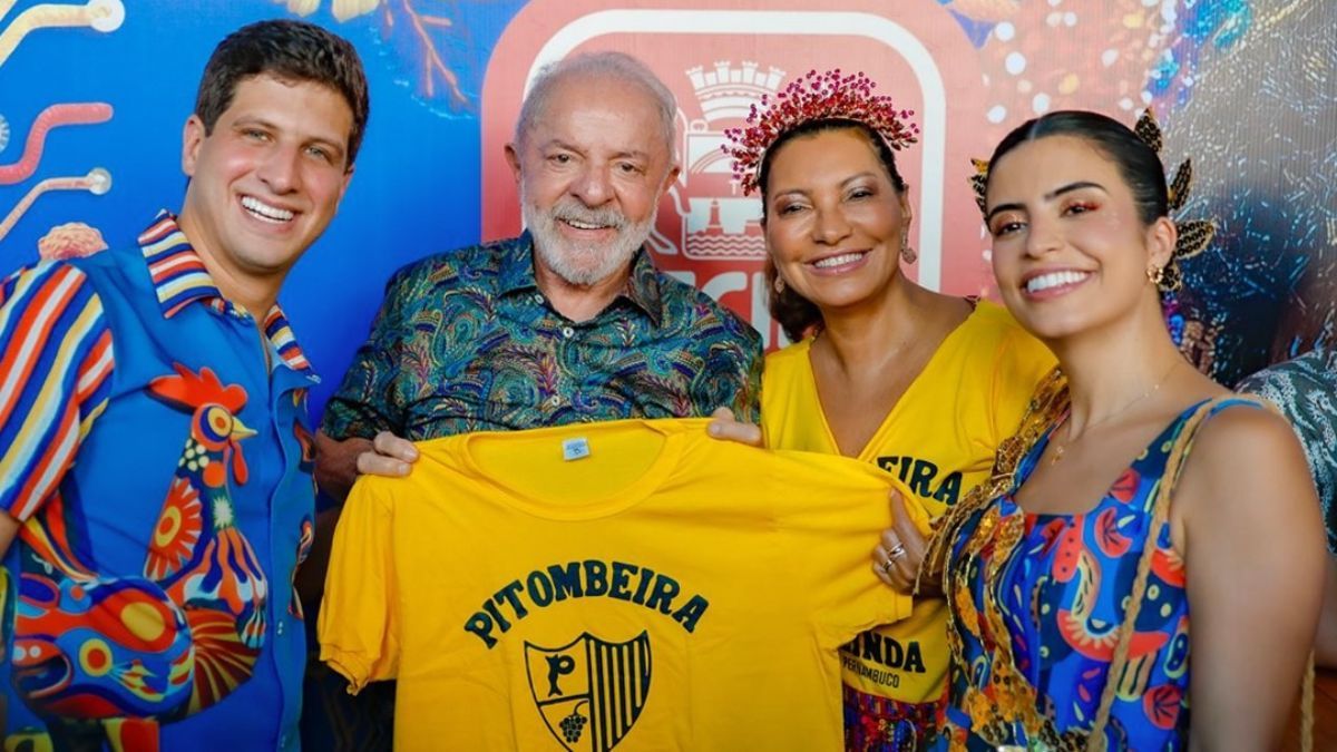 Lula e Janja com João Campos e Tabata Amaral no Galo da Madrugada, no Recife
