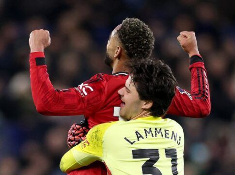 Manchester United vence Everton por 1 a 0 e assume 4ª colocação no Campeonato Inglês