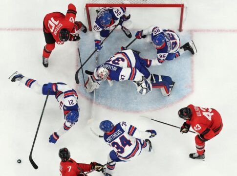 Rivalidade esportiva e política marca encerramento dos Jogos de Milão-Cortina