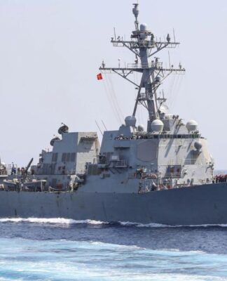 Dois navios da Marinha dos EUA colidem, confirma Comando Sul