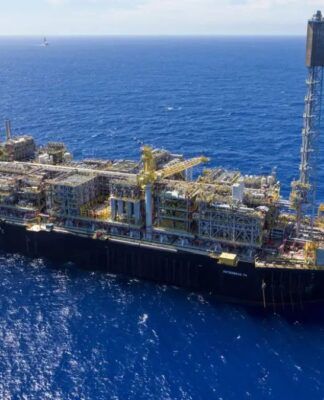 Petrobras bate recorde de produção e amplia exportações em 2025