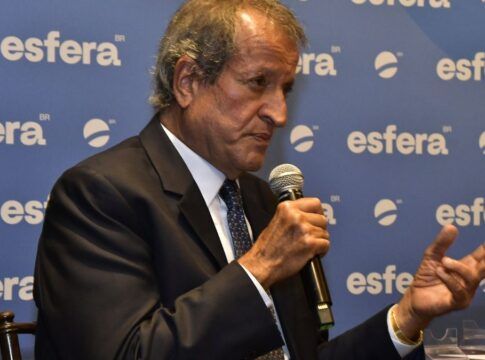 Valdemar Costa Neto em evento do Instituto Esfera