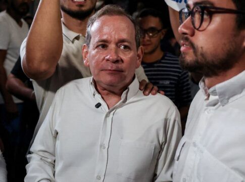 Polícia da Venezuela prende opositor horas após libertação, a pedido do Ministério Público