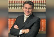 Tem circulado o boato de que Armando Mendonça, vice-presidente do Corinthians, teria sido expulso da festa de aniversário de Memphis Depay