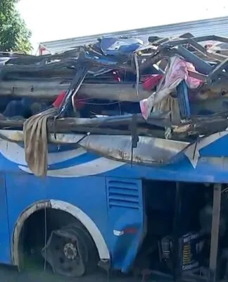 Ônibus com trabalhadores rurais tomba na BR-153 e deixa seis mortos